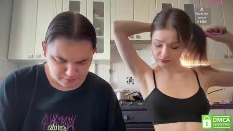 Mileena and Oliver online show from 02-24-25, 10:26