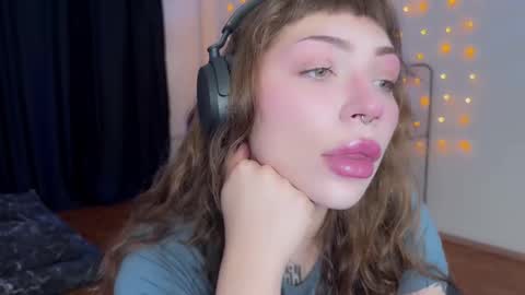 Snapshot of lovelorn_ chatting on 12-08-24, 03:02 Elsa online show from 12-08-24, 03:02