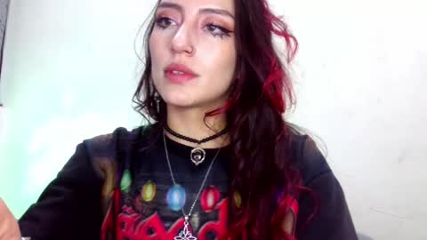 Snapshot of lovely_akira_xwx chatting on 05-08-26, 05:02 Tami online show from 05-08-26, 05:02