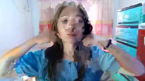 Snapshot of lovely_bem chatting on 02-04-26, 04:18 your wife online show from 02-04-26, 04:18