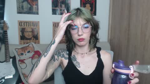 Cassie online show from 01-31-25, 08:54