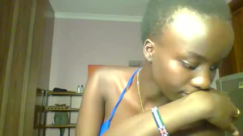 Snapshot of lovely_choco chatting on 09-30-25, 06:13 Choco online show from 09-30-25, 06:13