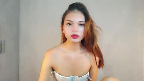 Snapshot of lovely_darlingx chatting on 06-11-26, 02:53 Precious . online show from 06-11-26, 02:53