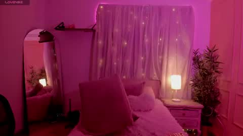 Snapshot of lovely_emma18 chatting on 07-07-26, 01:15 Emma online show from 07-07-26, 01:15