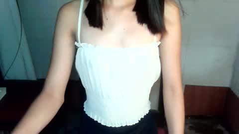lovely_joan123 online show from 05-16-26, 02:27