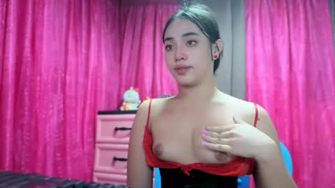 lovely_leah23 online show from 12-03-25, 09:40