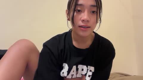 lovely_leah23 online show from 01-13-26, 11:37