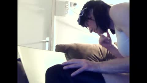 Snapshot of lovely_me165244 chatting on 02-27-25, 10:09 mooie man online show from 02-27-25, 10:09