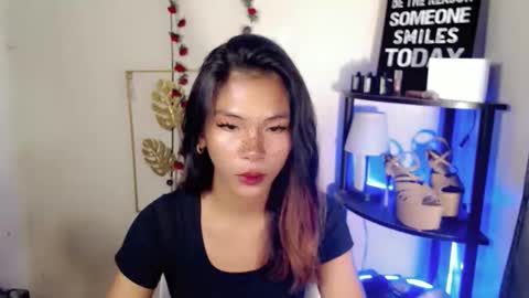 Snapshot of lovely_oliviax chatting on 04-21-26, 01:53 KATE online show from 04-21-26, 01:53