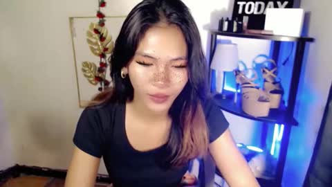 Snapshot of lovely_oliviax chatting on 04-21-26, 02:56 KATE online show from 04-21-26, 02:56