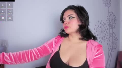 Snapshot of lovely_paris_01 chatting on 02-10-25, 06:31 Paris Rose online show from 02-10-25, 06:31