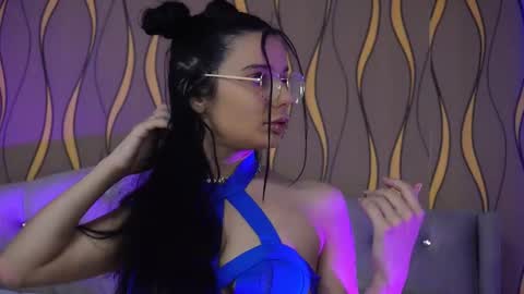 lovely_sophia_ online show from 12-01-25, 06:18