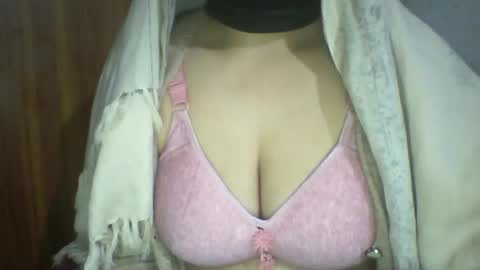 Snapshot of lovely_sweet_girl chatting on 01-03-25, 10:19 katrina follow me guys online show from 01-03-25, 10:19