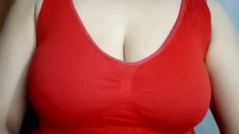 Snapshot of lovely_sweet_girl chatting on 02-15-25, 03:20 katrina follow me guys online show from 02-15-25, 03:20