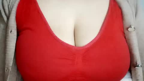 Snapshot of lovely_sweet_girl chatting on 03-05-25, 03:18 katrina follow me guys online show from 03-05-25, 03:18