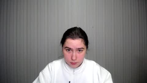 Snapshot of lovelyangel_xx chatting on 12-05-24, 12:00 lovelyangel_xx online show from 12-05-24, 12:00