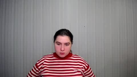 Snapshot of lovelyangel_xx chatting on 12-18-24, 08:31 lovelyangel_xx online show from 12-18-24, 08:31