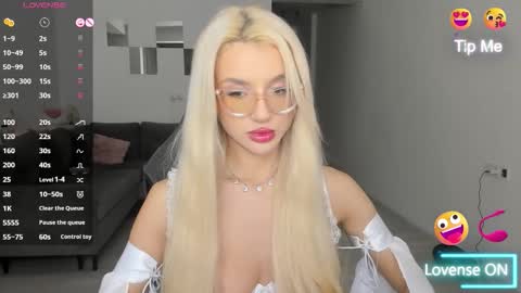 Snapshot of lovelybianca_ chatting on 02-15-26, 10:28 lovelybianca_ online show from 02-15-26, 10:28