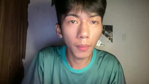 Snapshot of lovelyboy_jm chatting on 05-08-26, 01:44 lovelyboy_jm online show from 05-08-26, 01:44