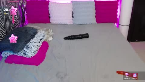 Snapshot of lovelybutterfly chatting on 01-18-25, 10:17 online show from 01-18-25, 10:17