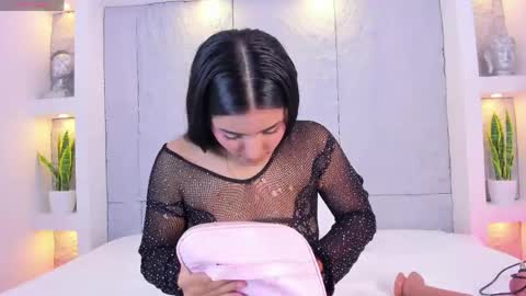 Snapshot of lovelyeyesx chatting on 04-10-26, 05:06 Lovely online show from 04-10-26, 05:06