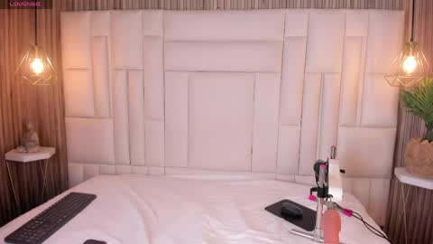 Snapshot of lovelyeyesx chatting on 04-17-26, 05:05 Lovely online show from 04-17-26, 05:05