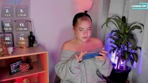 Snapshot of lovelygirl45 chatting on 02-24-26, 02:09 Valerie online show from 02-24-26, 02:09