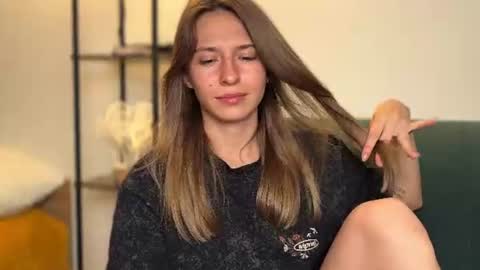 Snapshot of lovelykatea chatting on 06-18-26, 03:16 Kate only online show from 06-18-26, 03:16