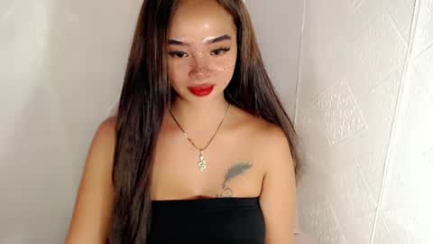 Snapshot of lovelykayleexx chatting on 02-11-25, 04:24 ara online show from 02-11-25, 04:24