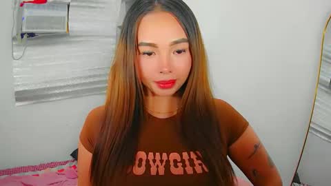 Snapshot of lovelykayleexx chatting on 09-24-25, 09:45 ara online show from 09-24-25, 09:45