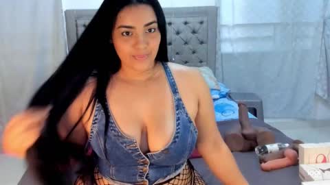 Snapshot of lovelykendall chatting on 01-17-25, 10:56 Kendall online show from 01-17-25, 10:56