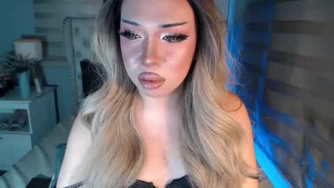 Rebeca online show from 12-16-25, 05:18