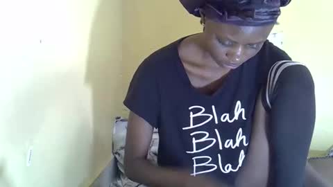 lovelymee2 online show from 10-31-25, 09:10