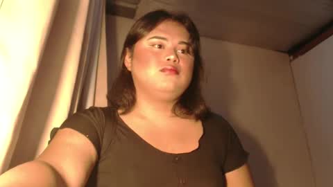 Snapshot of lovelypinaychubsx chatting on 12-30-24, 02:40 lovely online show from 12-30-24, 02:40