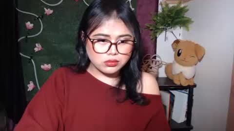 Snapshot of lovelypinaychubsx chatting on 10-11-25, 03:43 lovely online show from 10-11-25, 03:43