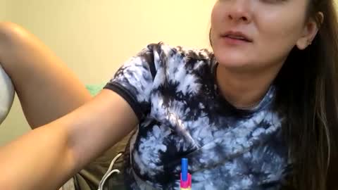 Snapshot of lovelyqueenaria chatting on 10-22-25, 07:13 Queen Aria online show from 10-22-25, 07:13