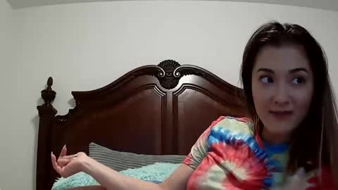 Snapshot of lovelyqueenaria chatting on 11-28-25, 08:55 Queen Aria online show from 11-28-25, 08:55