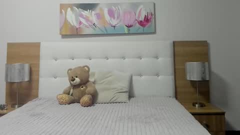 Snapshot of lovelysophie3 chatting on 09-21-25, 04:14 Sophia online show from 09-21-25, 04:14