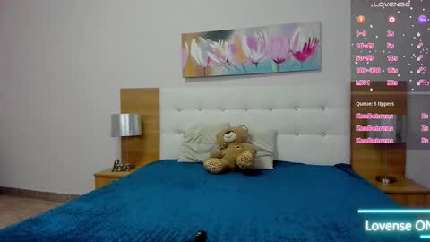 Snapshot of lovelysophie3 chatting on 10-27-25, 03:54 Sophia online show from 10-27-25, 03:54