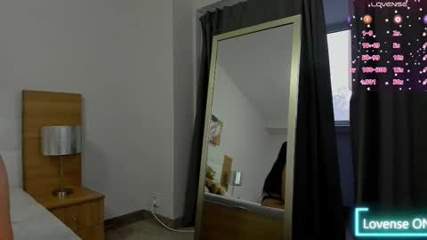 Snapshot of lovelysophie3 chatting on 11-03-25, 05:31 Sophia online show from 11-03-25, 05:31