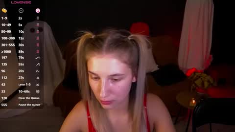 Anna online show from 10-31-25, 07:26