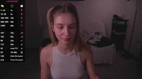 Snapshot of lovelyspacee chatting on 05-26-26, 02:57 Anna online show from 05-26-26, 02:57