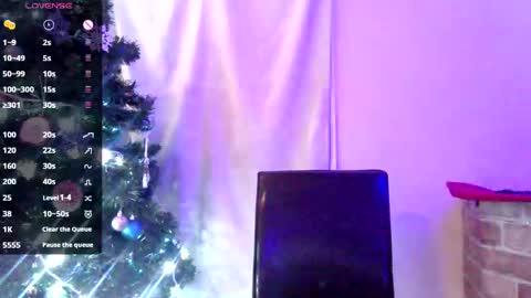 Snapshot of lovemesomemoree chatting on 12-24-24, 04:44 Connie online show from 12-24-24, 04:44
