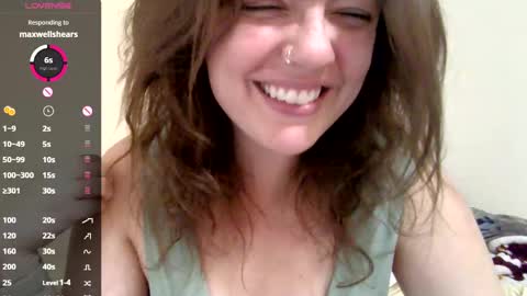 Snapshot of lovemesomemoree chatting on 01-02-25, 08:02 Connie online show from 01-02-25, 08:02