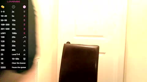 Snapshot of lovemesomemoree chatting on 01-30-25, 12:06 Connie online show from 01-30-25, 12:06