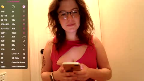 Snapshot of lovemesomemoree chatting on 02-06-25, 12:37 Connie online show from 02-06-25, 12:37