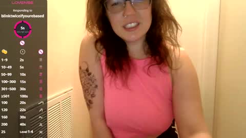 Snapshot of lovemesomemoree chatting on 02-10-25, 11:46 Connie online show from 02-10-25, 11:46