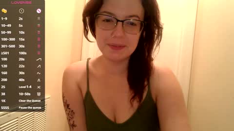 Snapshot of lovemesomemoree chatting on 02-17-25, 11:55 Connie online show from 02-17-25, 11:55
