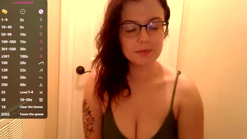 Snapshot of lovemesomemoree chatting on 02-21-25, 11:11 Connie online show from 02-21-25, 11:11