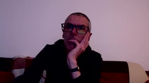 Snapshot of lovepvclate40s chatting on 10-25-25, 04:24 lovepvcearly50s online show from 10-25-25, 04:24